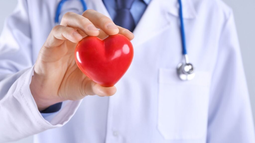 Consulta online com Cardiologista para coração acelerado e palpitação. Dr Cristiano Noskoski em Marau, RS. Cuide da sua saúde cardiovascular.